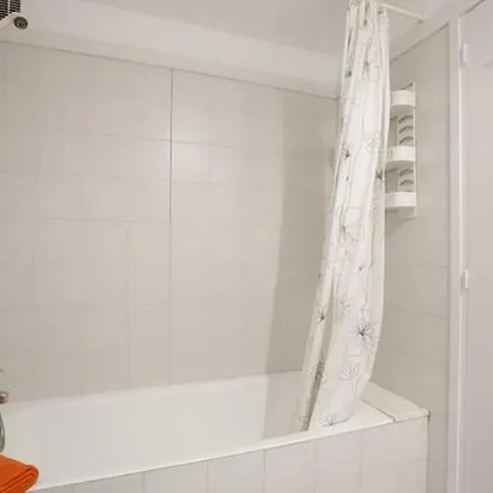 Ab Olympic Village Beach Apartment